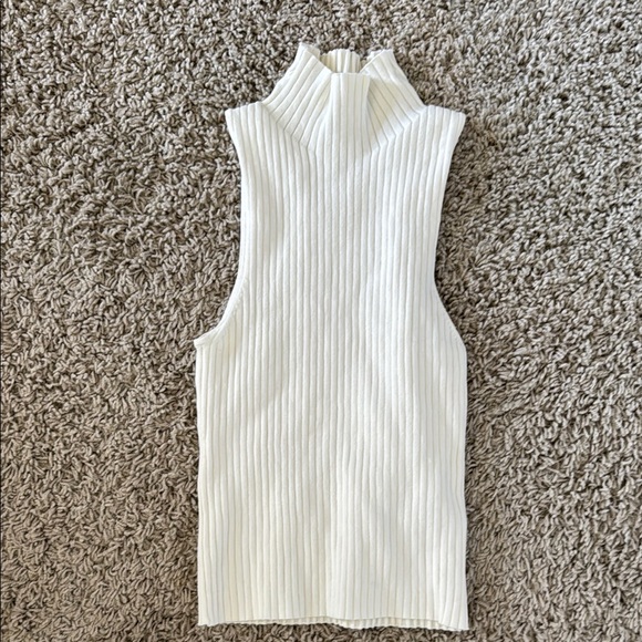 Sleeveless Ribbed Knit Top - Picture 1 of 2